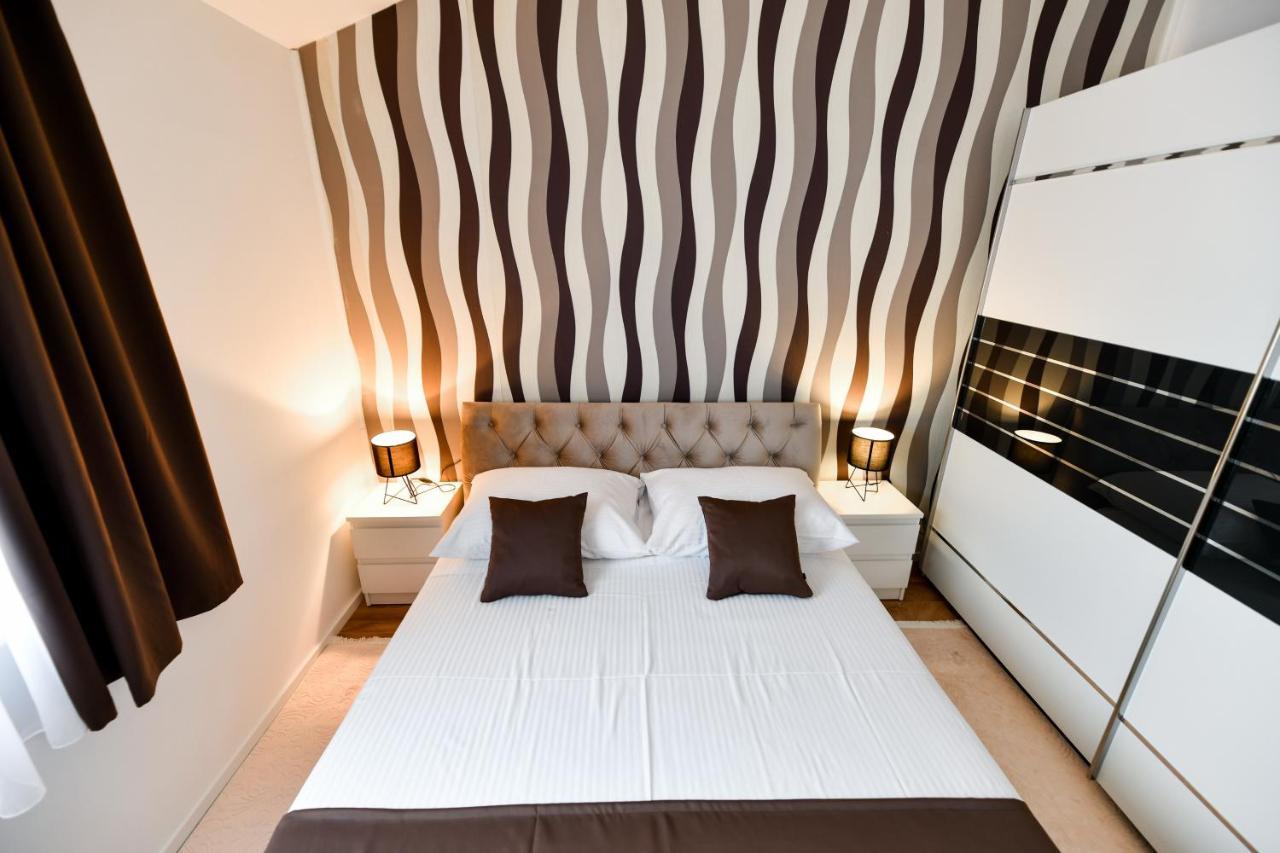 White Hill Apartment *